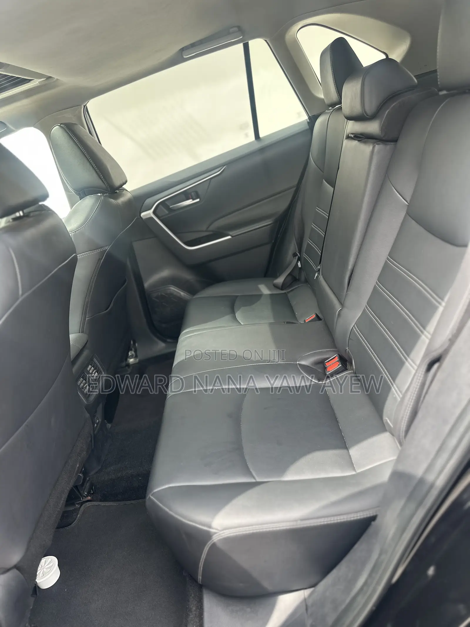 Toyota RAV4 XLE 2025 Black