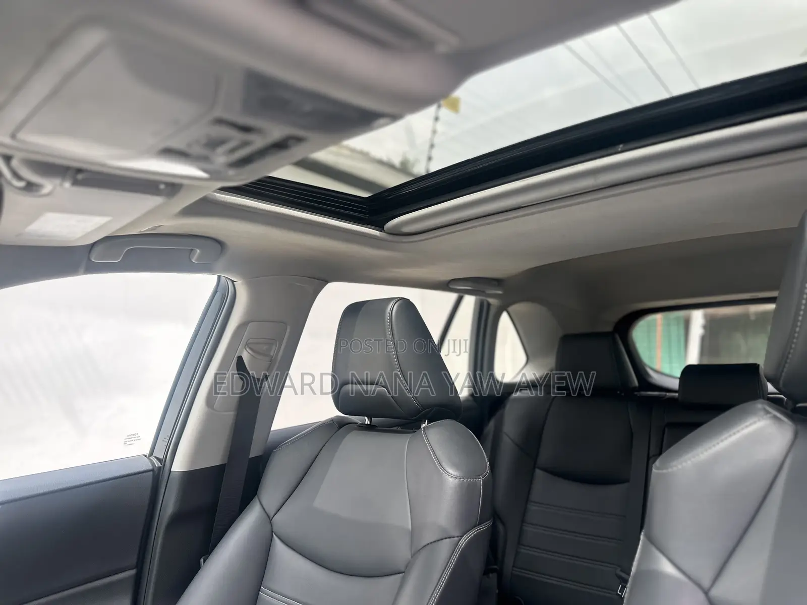 Toyota RAV4 XLE 2025 Black
