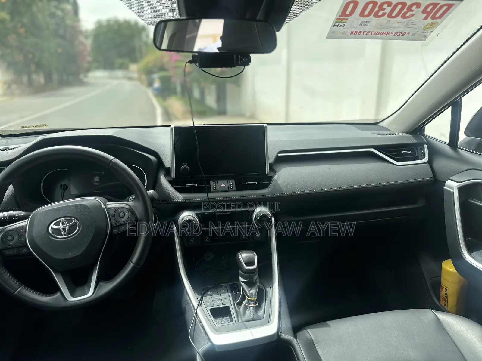 Toyota RAV4 XLE 2025 Black