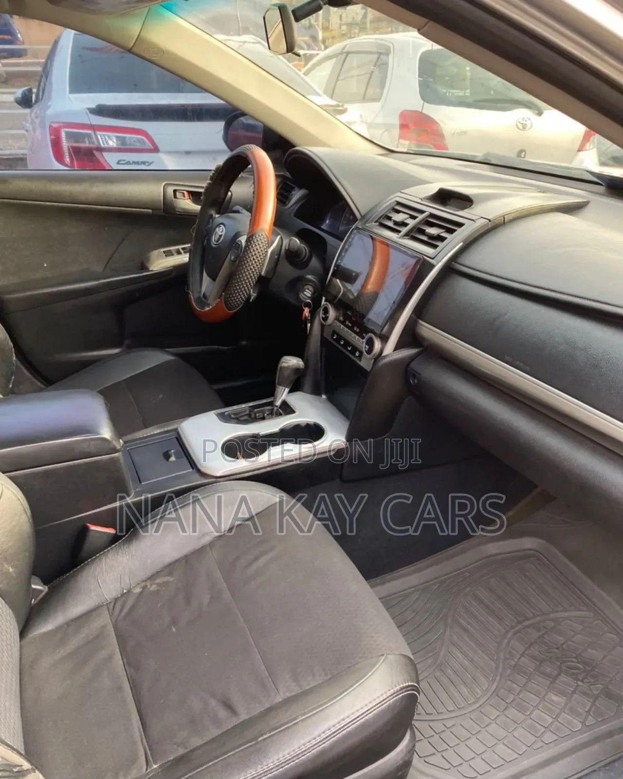 Toyota Camry SE 4dr Sedan (2.5L 4cyl 6A) 2013 Silver