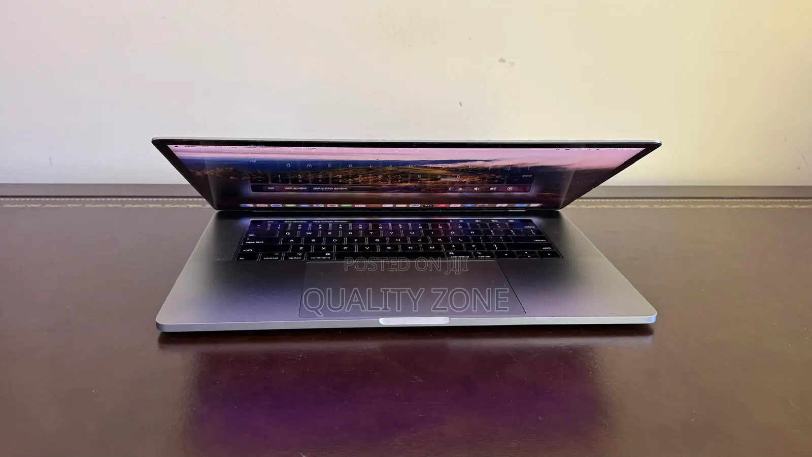 Laptop Apple MacBook Pro 2018 16GB Intel Core i7 SSD 256GB
