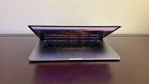 Laptop Apple MacBook Pro 2018 16GB Intel Core i7 SSD 256GB