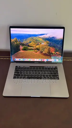 Laptop Apple MacBook Pro 2018 16GB Intel Core i7 SSD 256GB