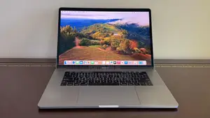 Laptop Apple MacBook Pro 2018 16GB Intel Core i7 SSD 256GB