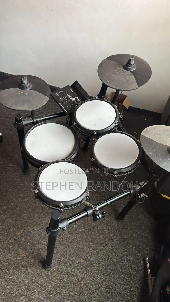 Alesis Nitro Max Mesh Electronic Drum Set