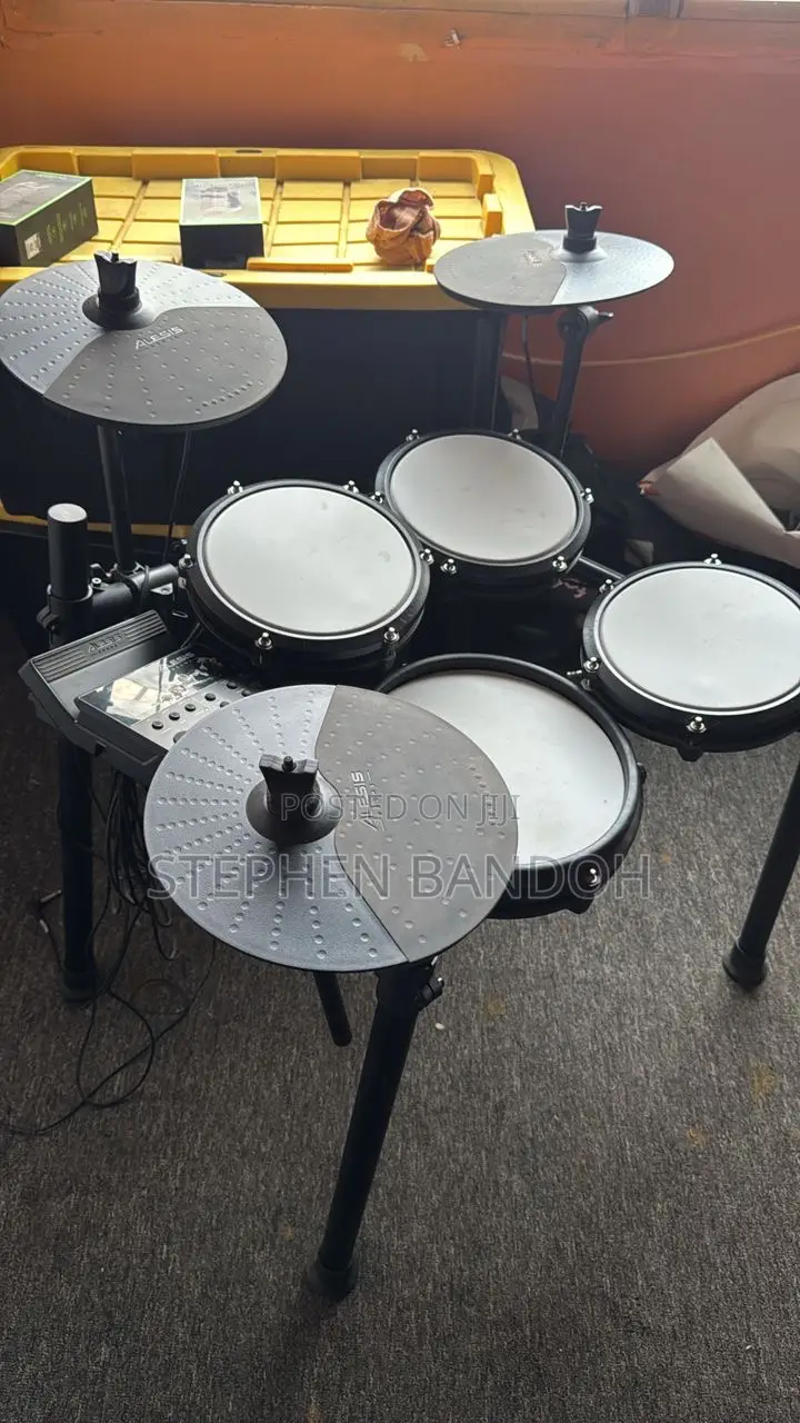 Alesis Nitro Max Mesh Electronic Drum Set