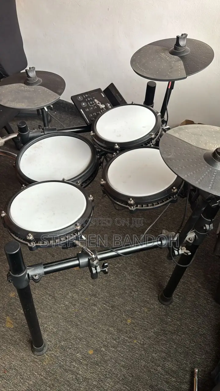 Alesis Nitro Max Mesh Electronic Drum Set