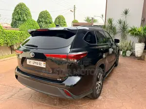 Toyota Highlander XLE 2021 Black