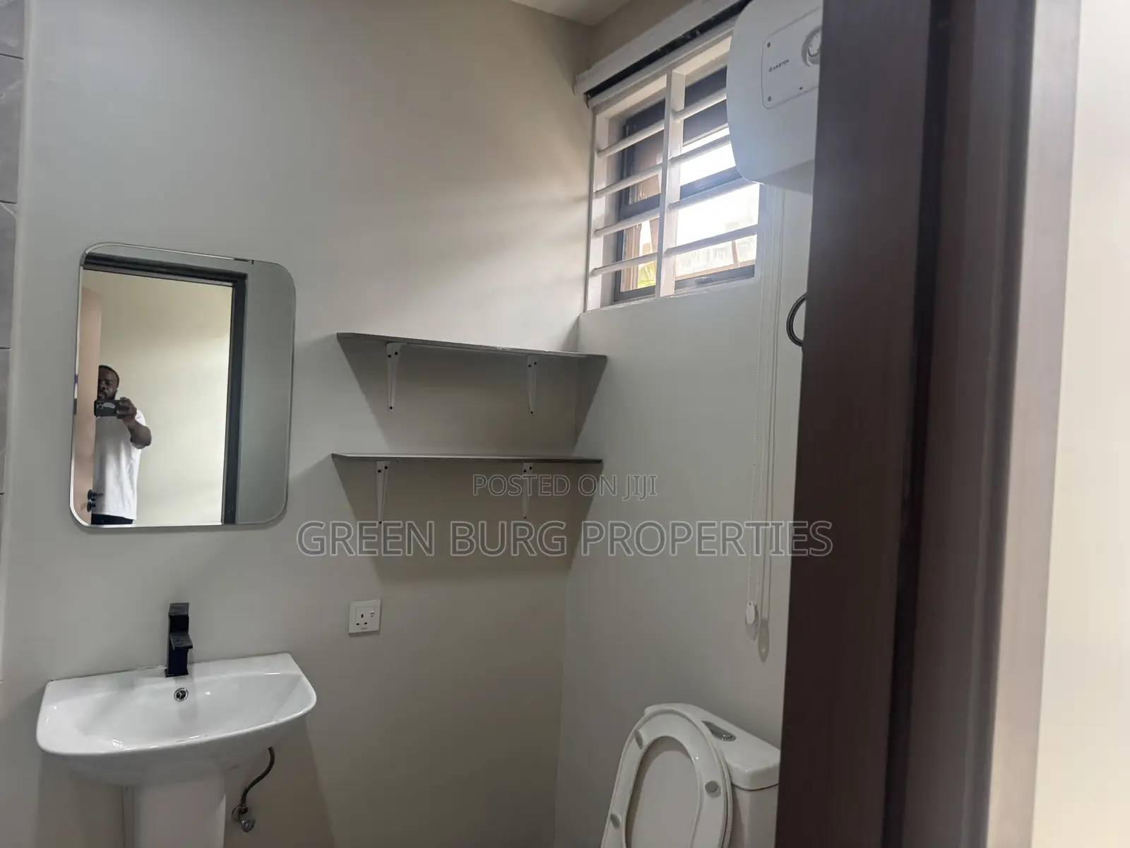 2bdrm Apartment in Green, East Legon for rent
