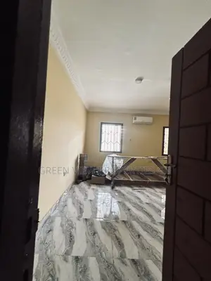 1bdrm Room & Parlour in West Hills Mall Area for rent