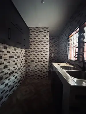 1bdrm Room & Parlour in West Hills Mall Area for rent