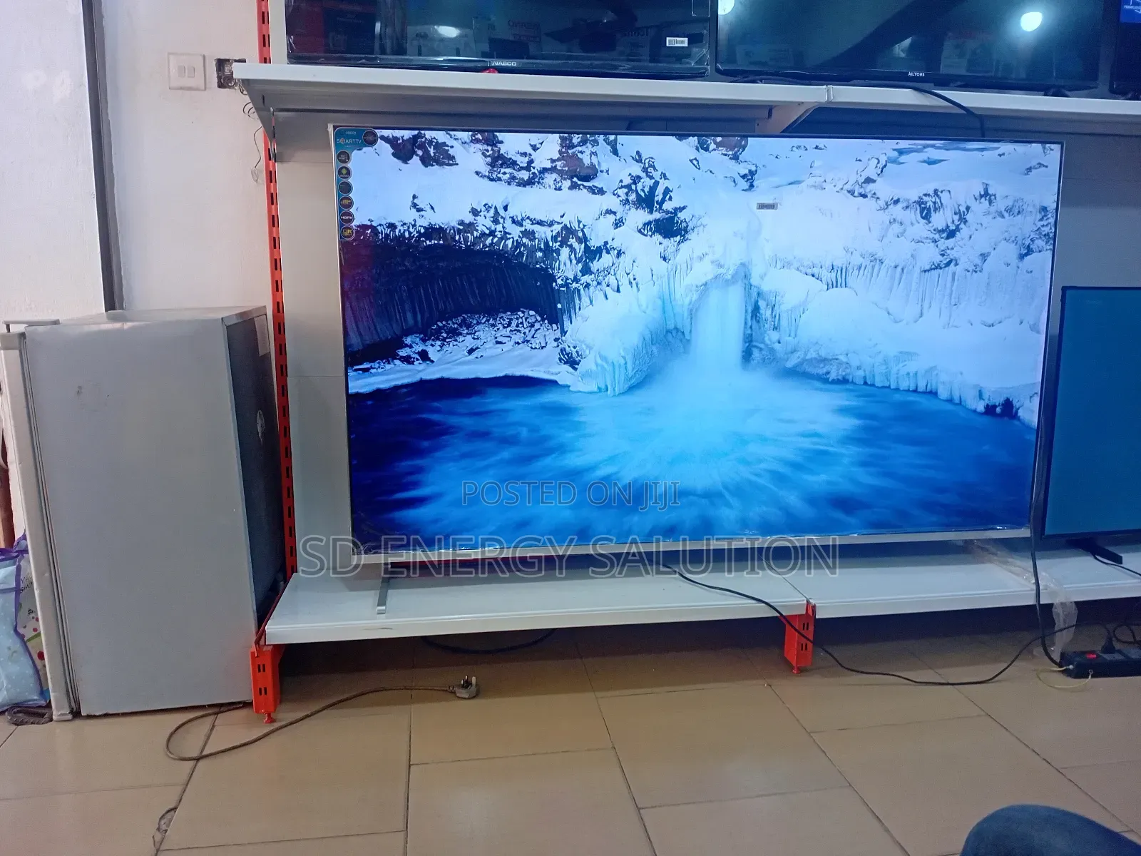 Green 75" Visionmax Tv