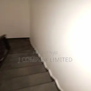 2bdrm Apartment in Osu Ako-Adjei for rent