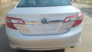 Toyota Camry XLE 4dr Sedan (2.5L 4cyl 6A) 2014 Silver
