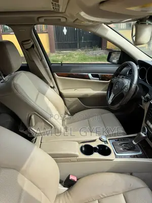 Mercedes-Benz C250 2014 Blue