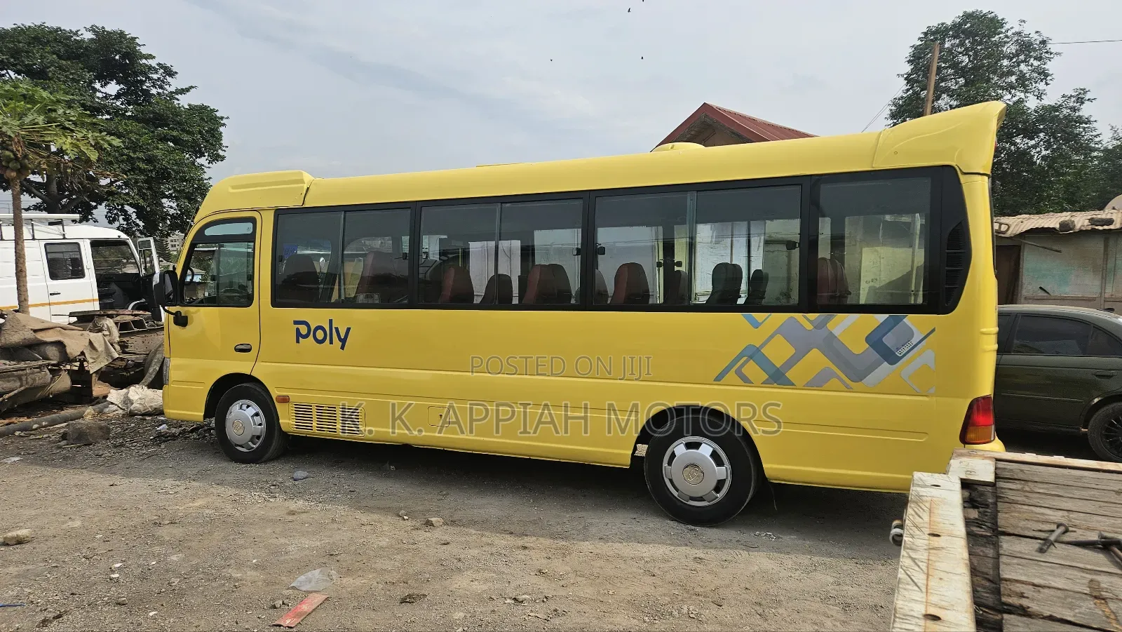 Hyundai County 2015 Yellow