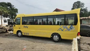 Hyundai County 2015 Yellow