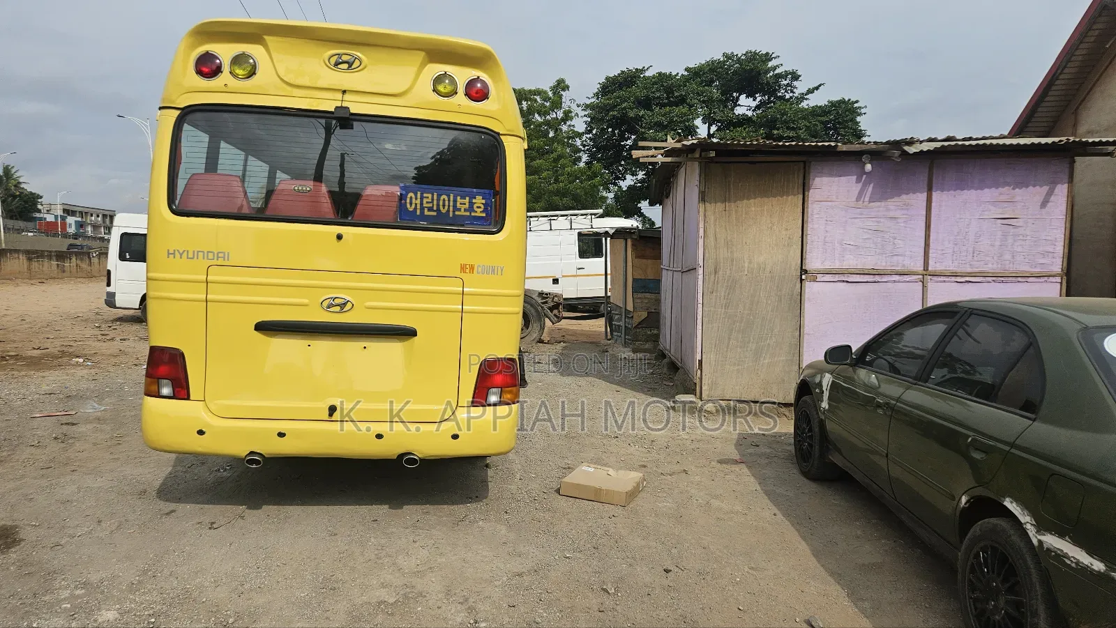 Hyundai County 2015 Yellow