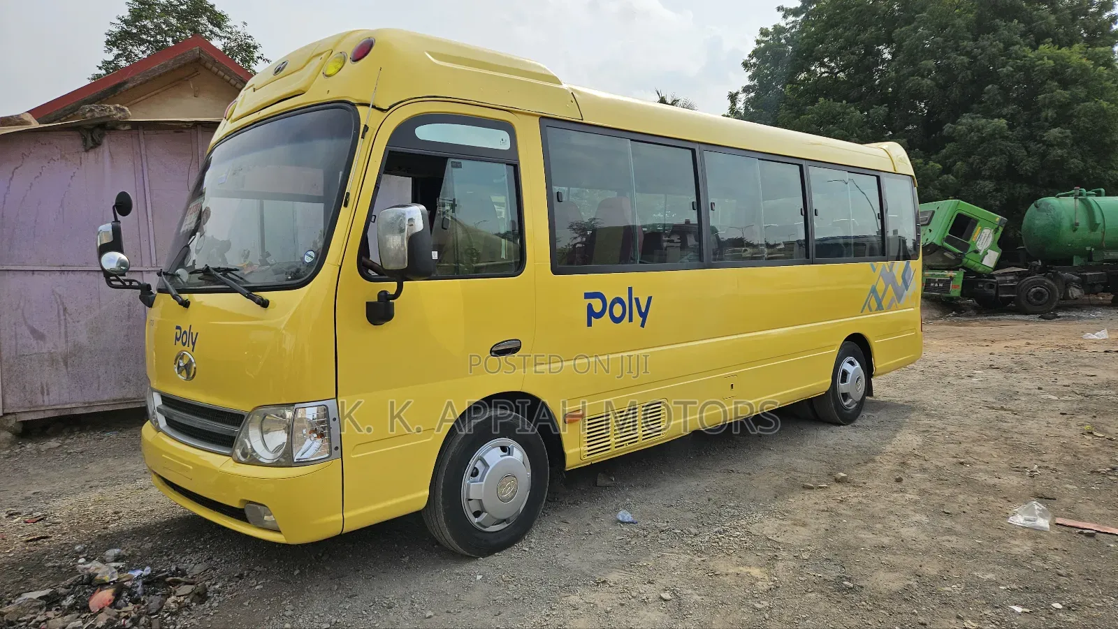 Hyundai County 2015 Yellow