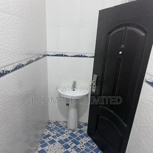 3bdrm Apartment in Osu Ako-Adjei for rent