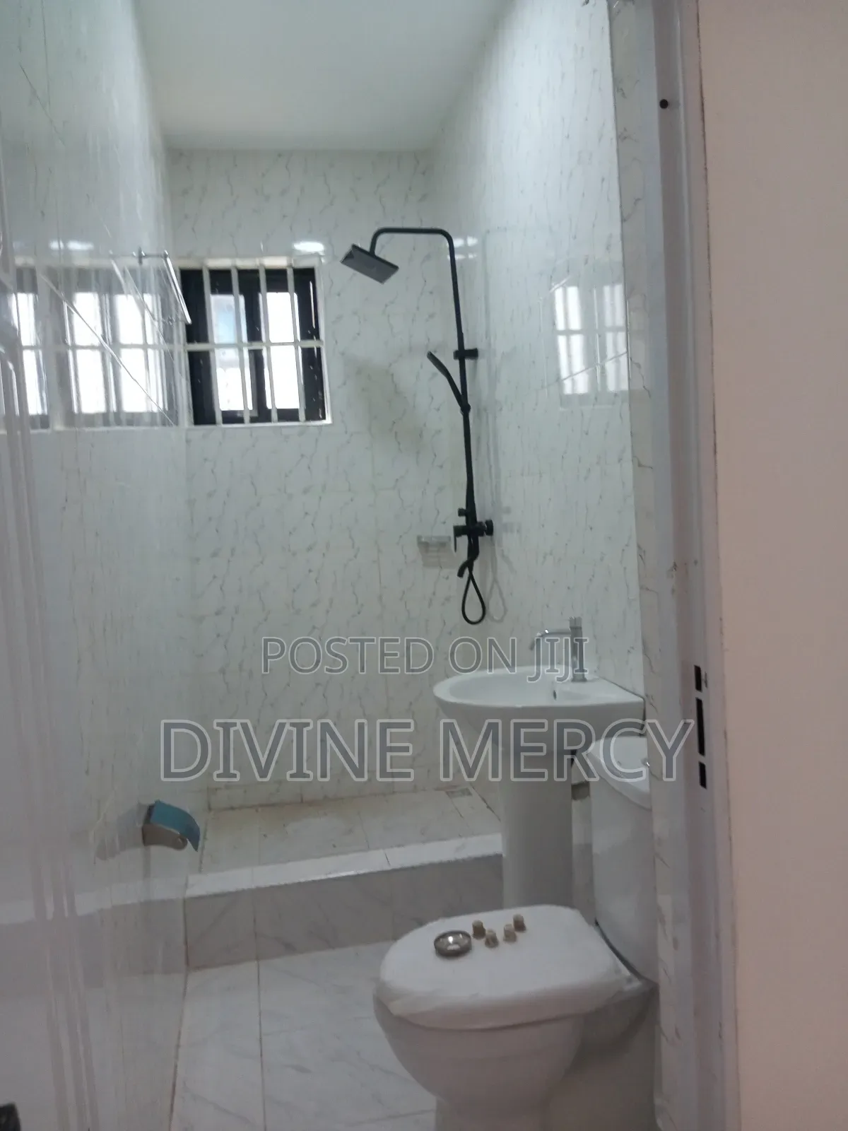 3bdrm Apartment in Adade Kasoa, Awutu Senya East Municipal for sale