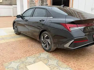Hyundai Elantra 2025
