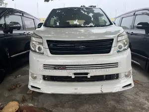 Toyota Voxy 2012 White