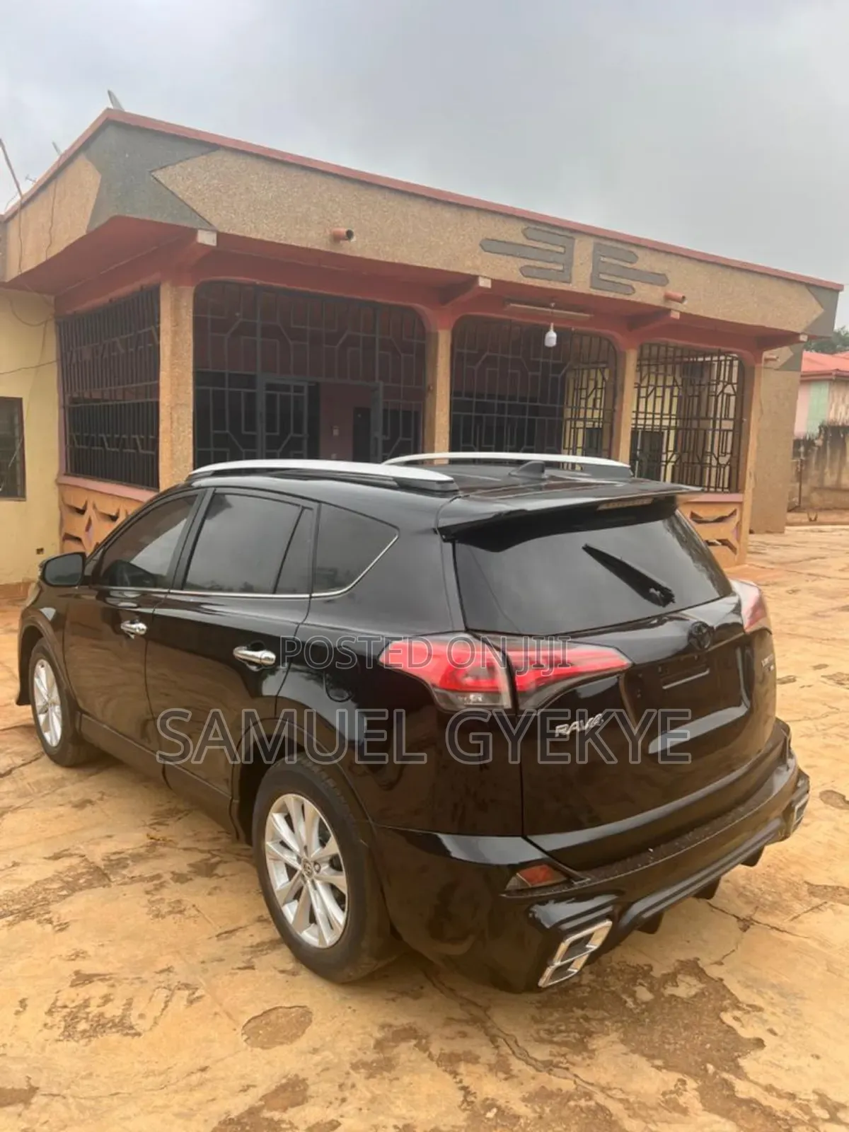 Toyota RAV4 Limited AWD (2.5L 4cyl 6A) 2017 Black