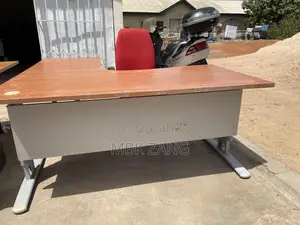 Corner Desk/L-Shaped Desk