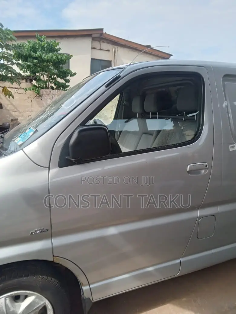 Toyota HiAce 2010 Grey