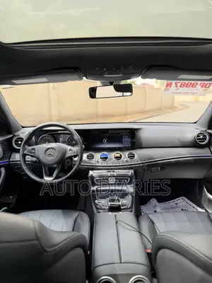 Mercedes-Benz E300 4Matic AWD Sedan (2.0L 4cyl 9A) 2017 Silver