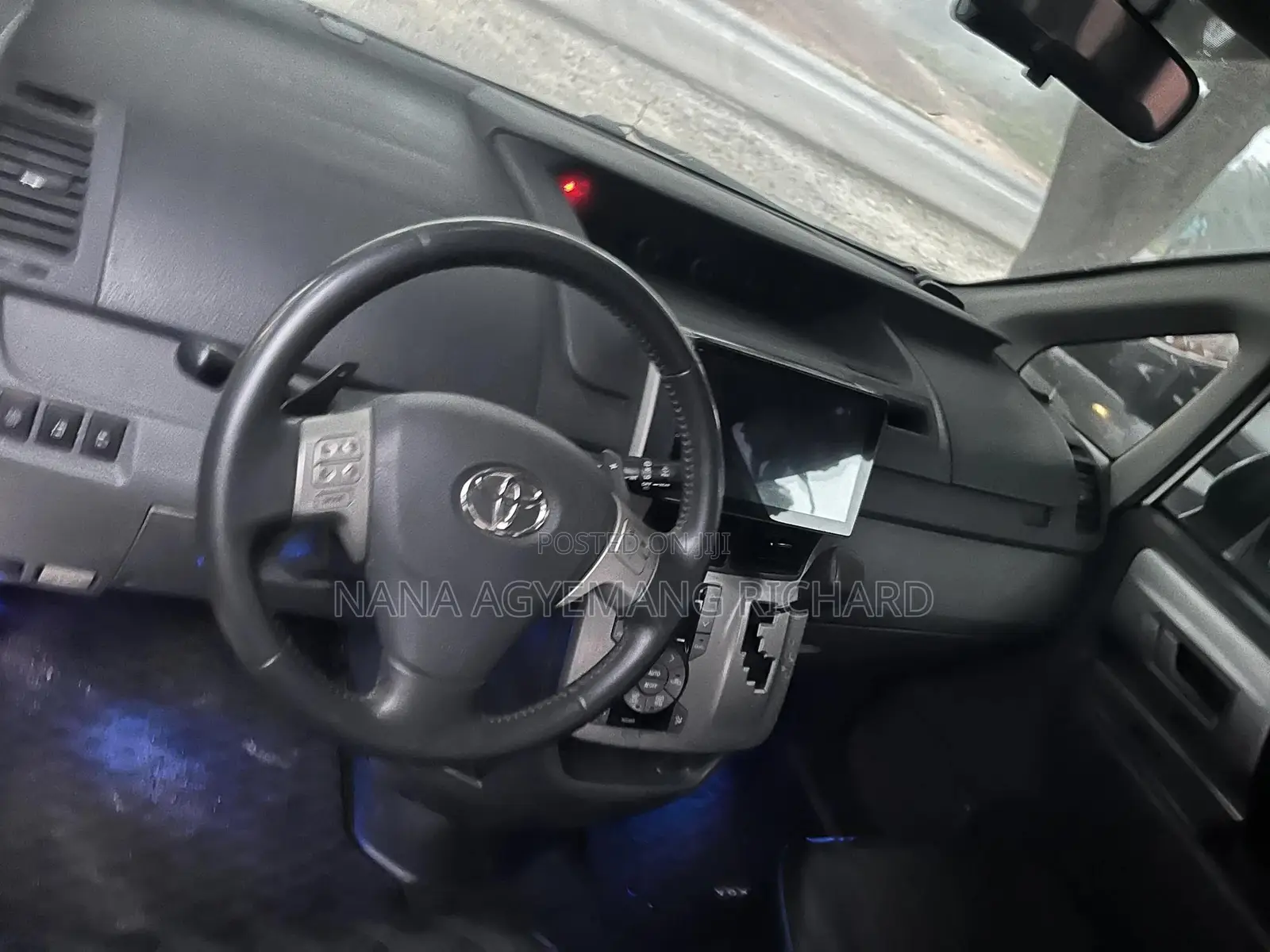 Toyota Voxy 2012 White