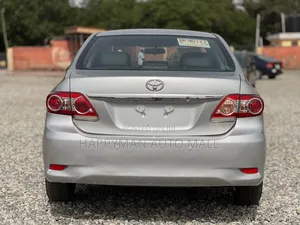 Toyota Corolla LE 4dr Sedan (1.8L 4cyl 4A) 2012 Gray