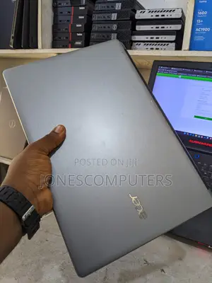 Laptop Acer Aspire E5-571 6GB Intel Core i3 HDD 500GB