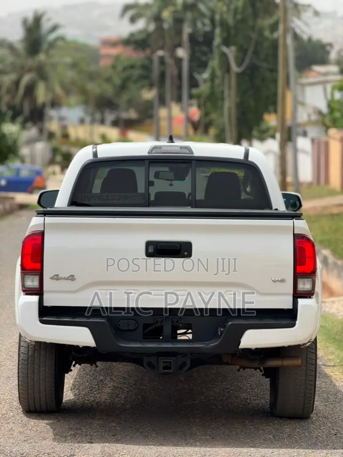 Toyota Tacoma SR5 2022 White