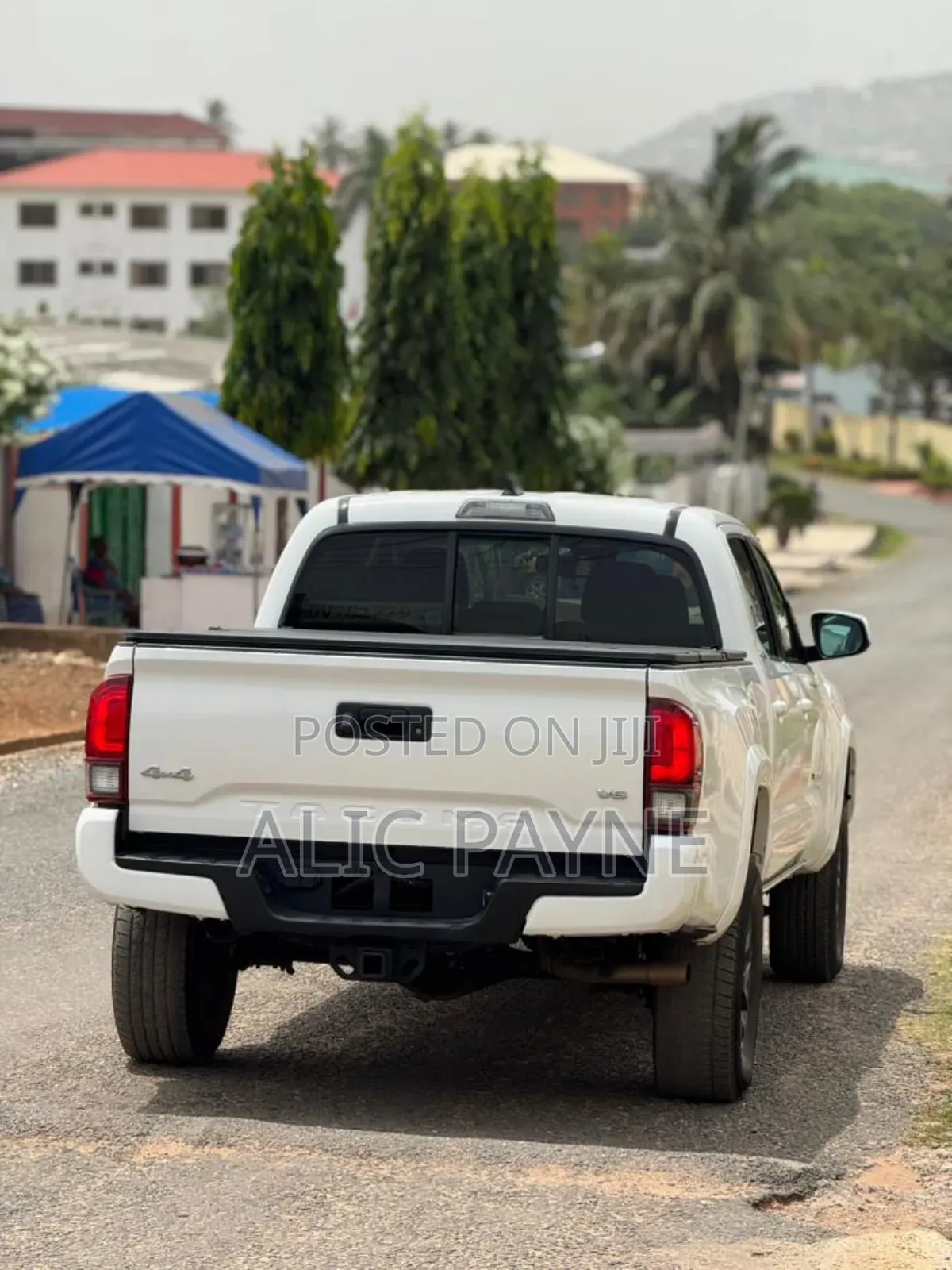 Toyota Tacoma SR5 2022 White