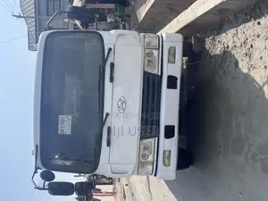 Hyundai 5 Ton Truck Double Axel