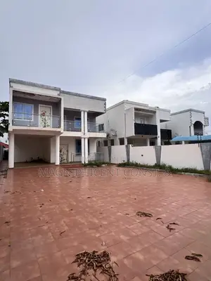 4bdrm Duplex in Lakeside Estates, Ashaley Botwe for rent