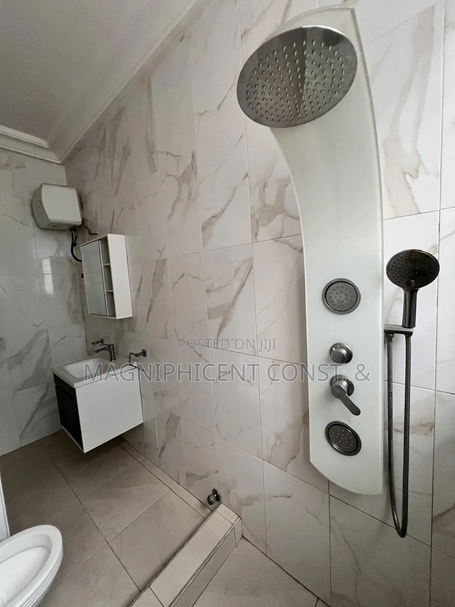 4bdrm Duplex in Lakeside Estates, Ashaley Botwe for rent