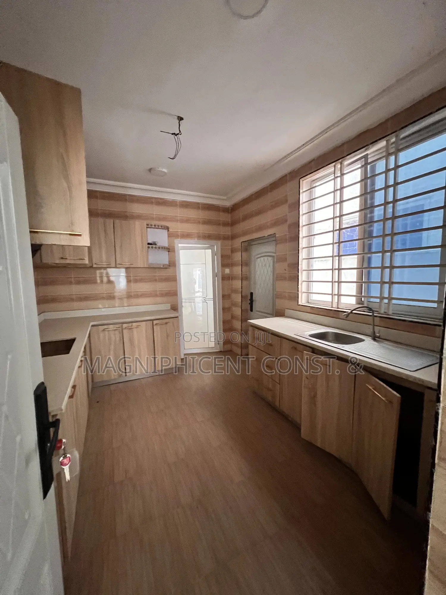 4bdrm Duplex in Lakeside Estates, Ashaley Botwe for rent