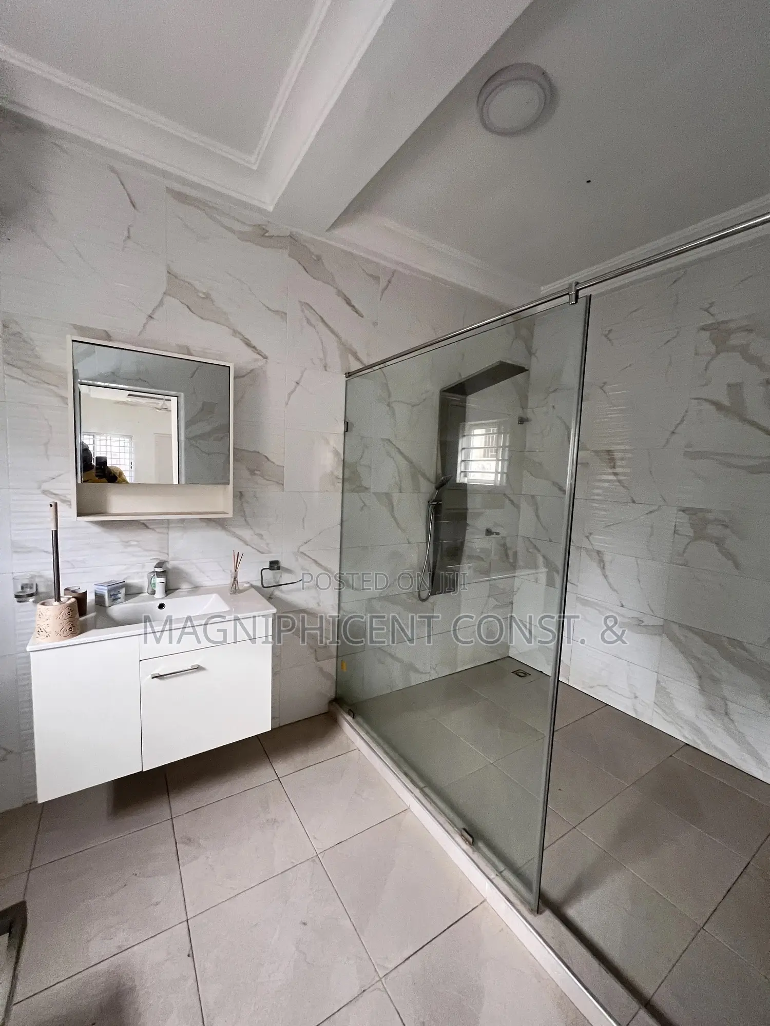4bdrm Duplex in Lakeside Estates, Ashaley Botwe for rent