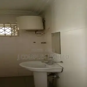 3bdrm Apartment in Osu Ako-Adjei for rent