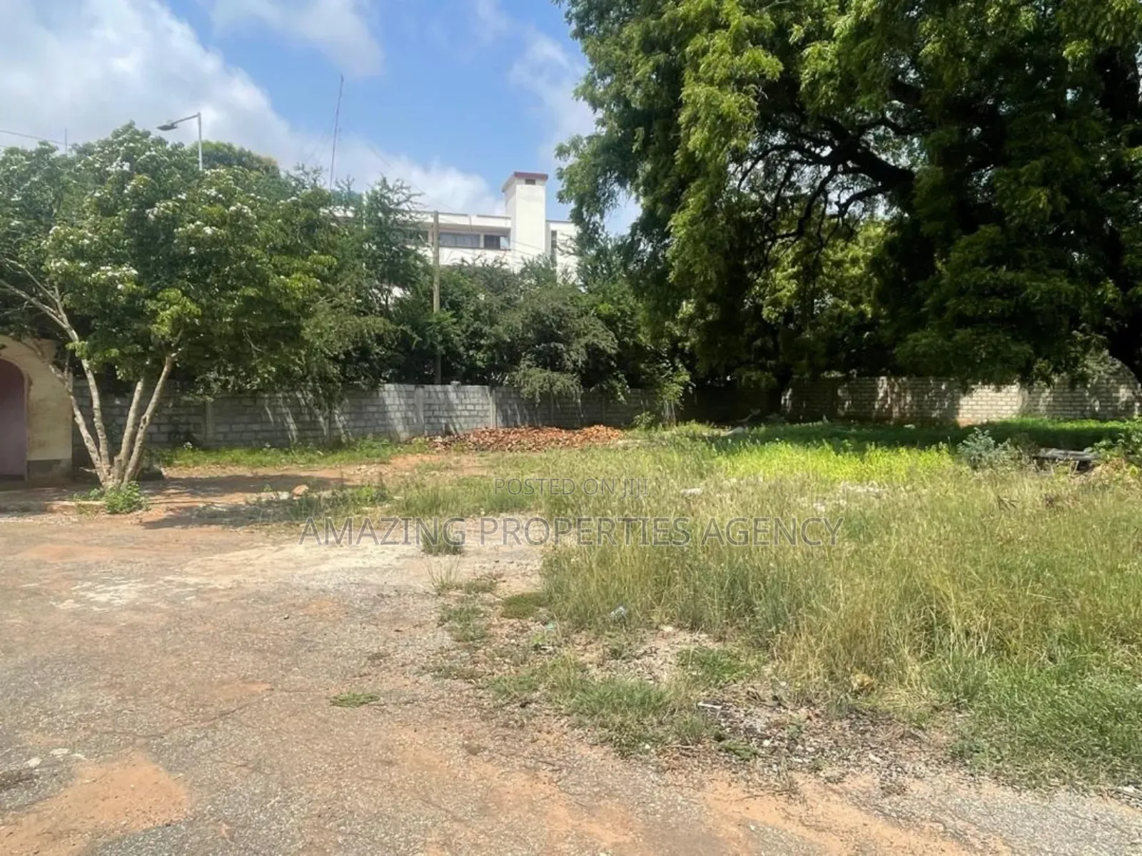 A 3 Acres at Oyarefa Main Road Side for Sale