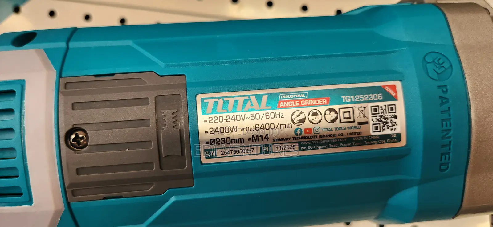 Total 2400w Angle Grinder. 230mm Disc