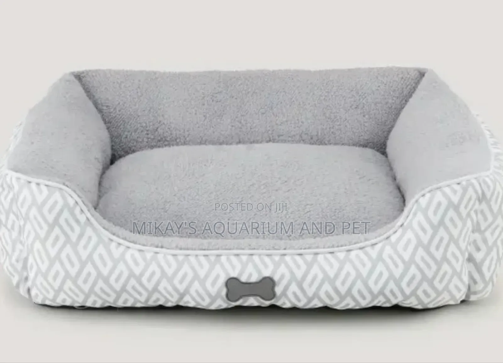 Large Soft and Fluffy Beds for Pets