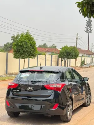 Hyundai Elantra Sport Sedan FWD (2.0L 4cyl 6A) 2016 Black