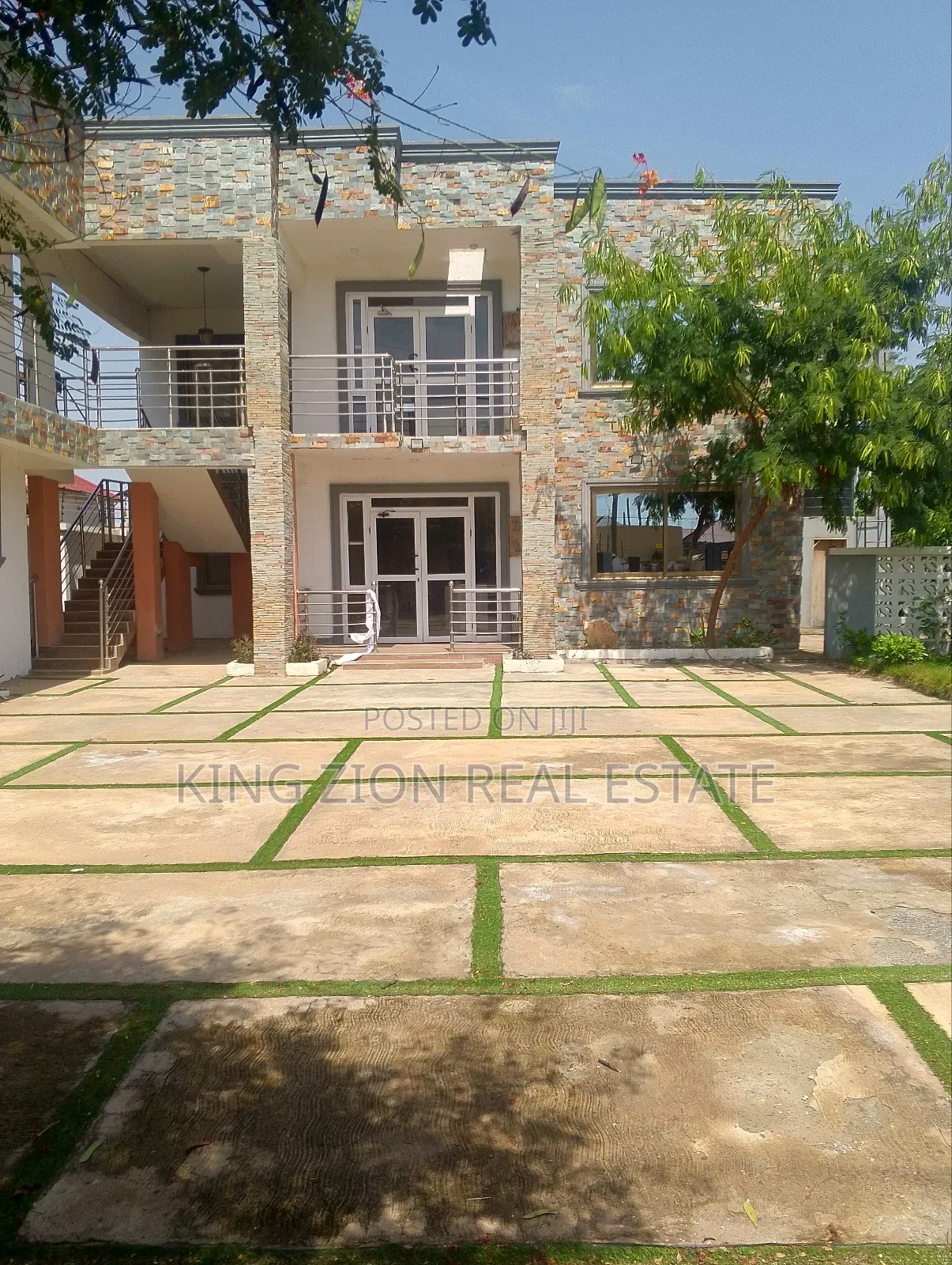 3bdrm Apartment in Kingzion Real, East Legon for rent