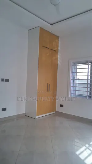 3bdrm House in Pokuase for sale