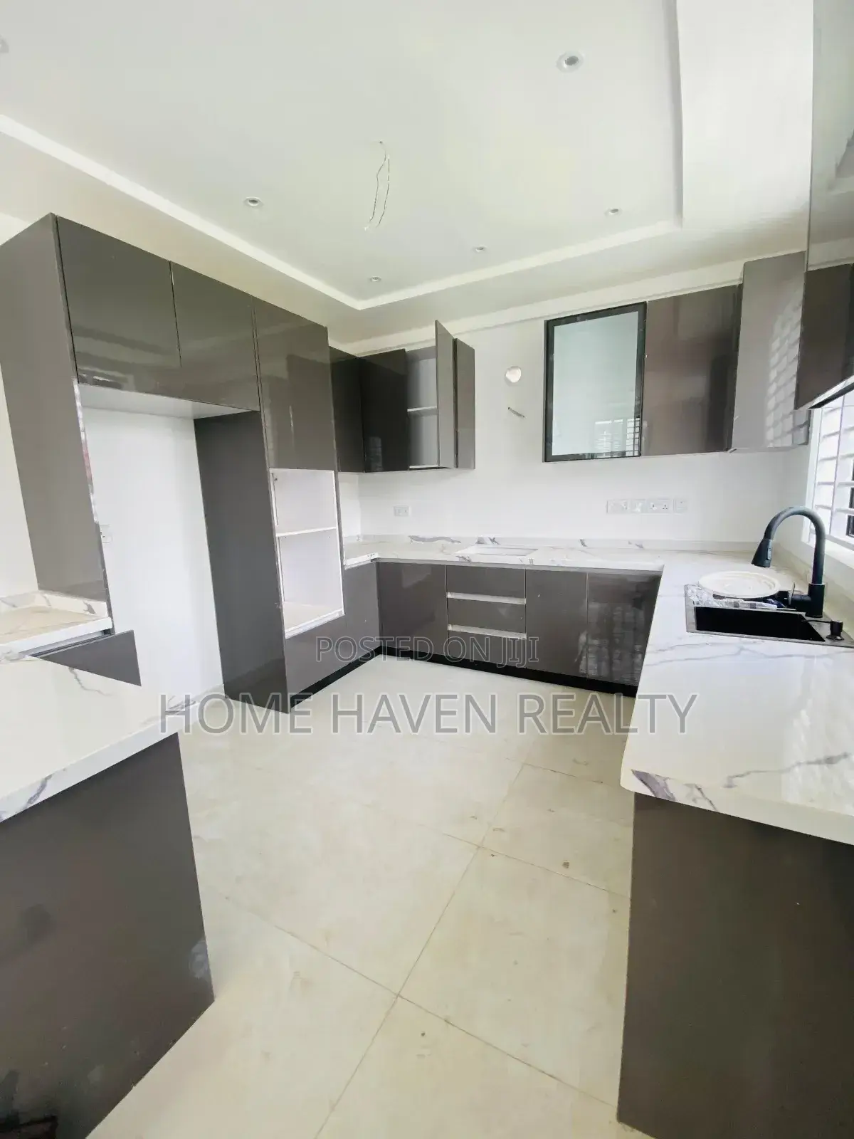 4bdrm House in Oyarifa for sale