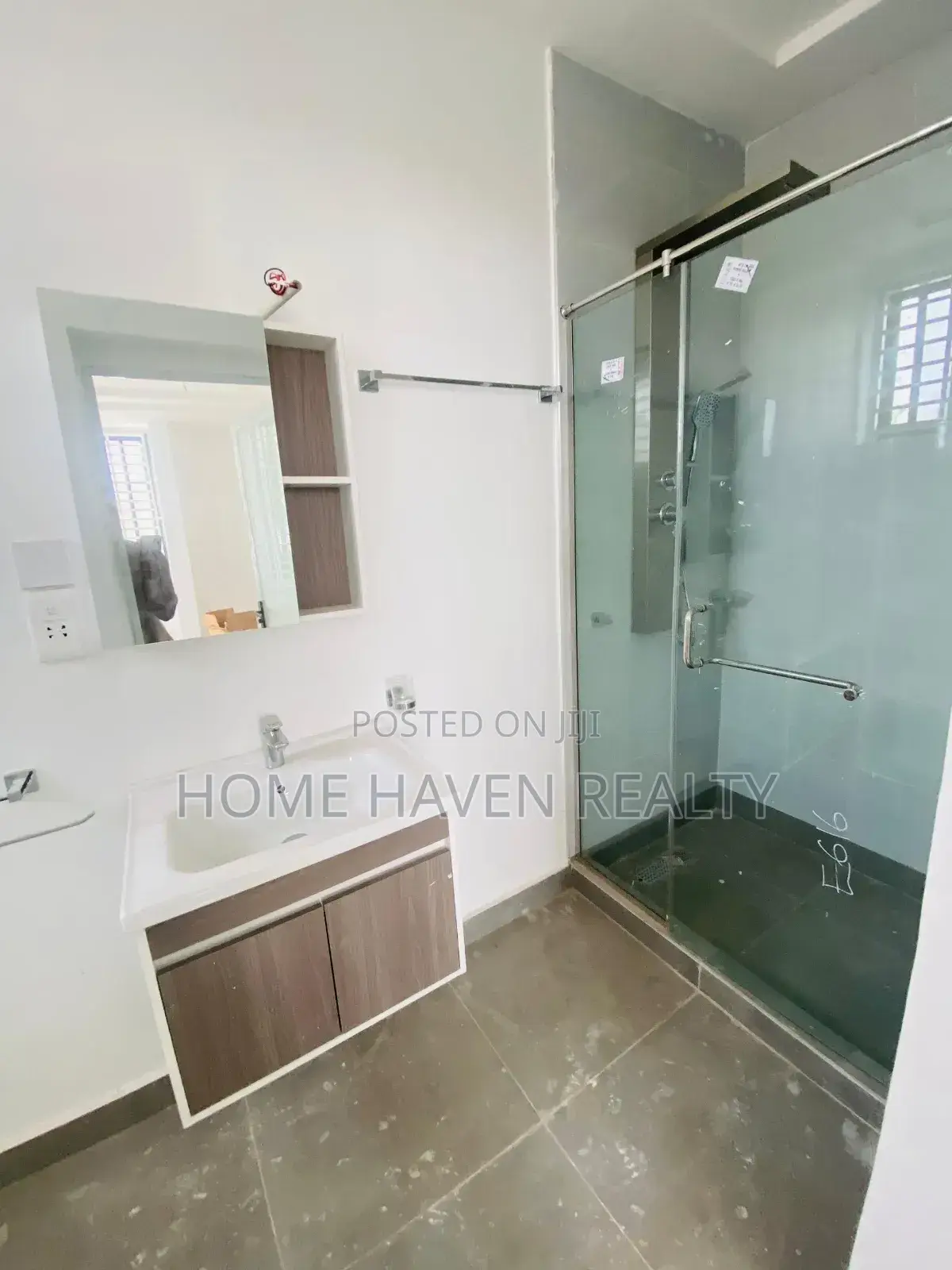 4bdrm House in Oyarifa for sale
